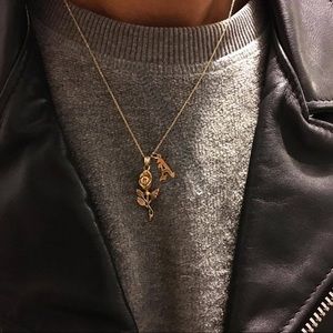 Meet your Posher, Ajah